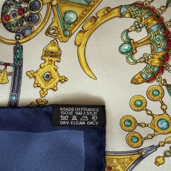 Authentic Hermès “Parures des Sables" Silk Scarf - Picture 11 of 12